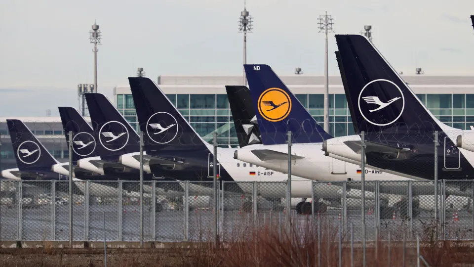 Lufthansa lucra 1,3 mil milhões mas avisa para incerteza no Médio Oriente