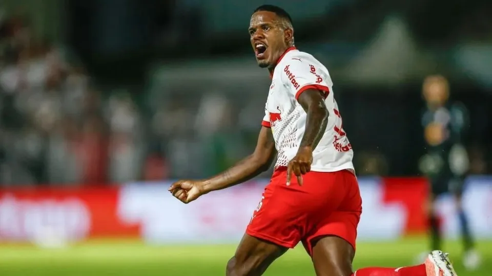 Zagueiro do Red Bull Bragantino é suspenso por 12 jogos por fala machista