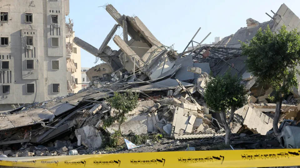 Ataque israelita atinge cidade histórica de Tiro no sul do Líbano