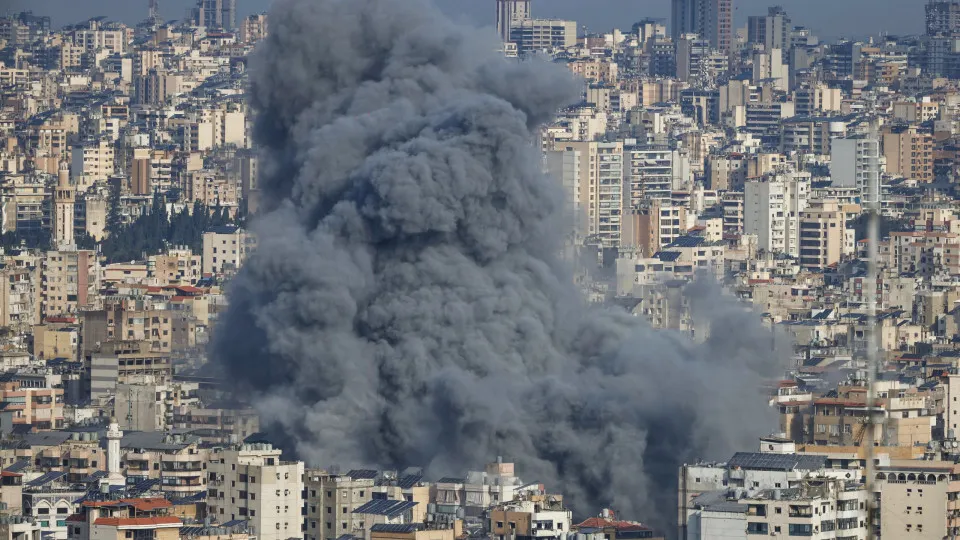 Ataques israelitas no Líbano fazem 486 mortos e mais de 1.300 feridos