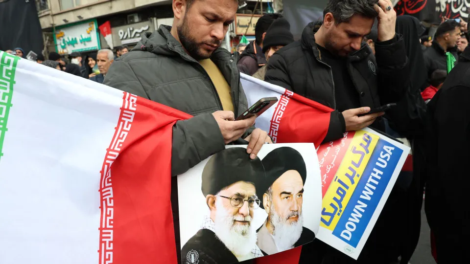 Hackers iranianos assumem ataques cibernéticos contra empresas dos EUA