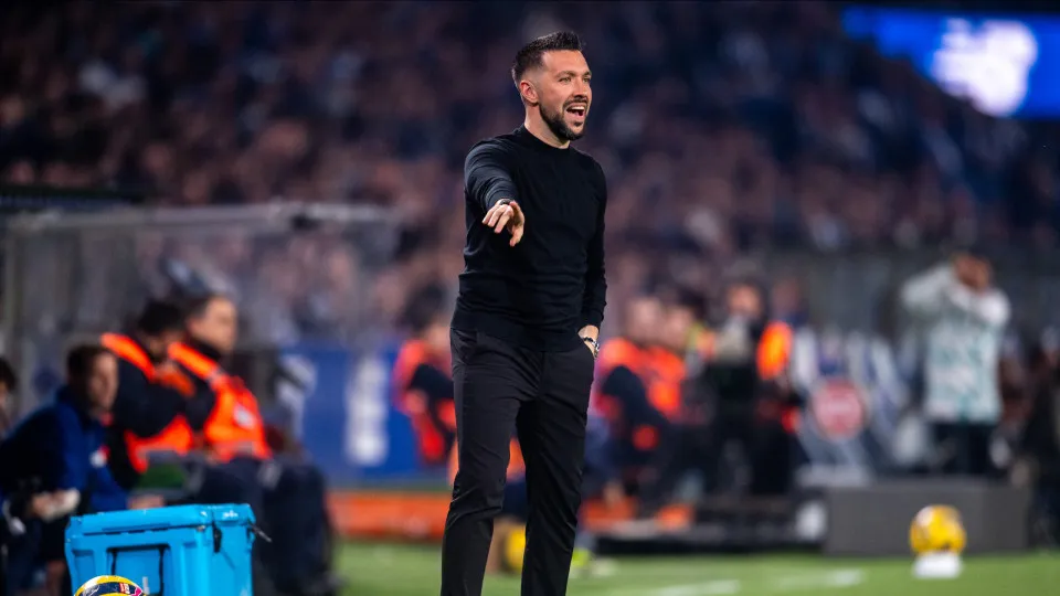 Francesco Farioli reage ao triunfo do FC Porto: "Nem deveríamos..."