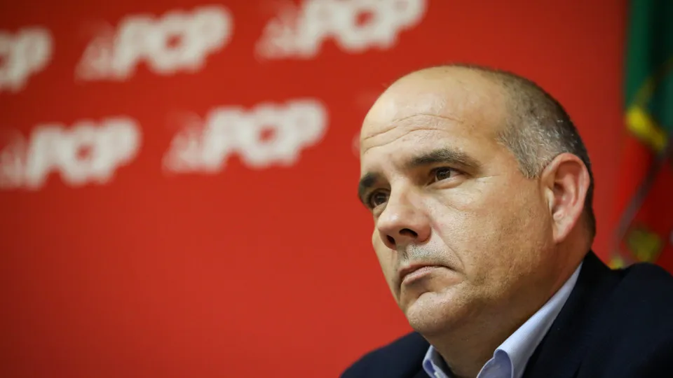 Discutir pacote laboral sem a CGTP é "grosseira violação da Constituição"