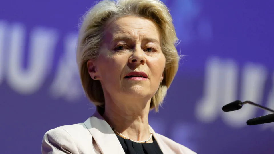 Von der Leyen alerta para "impacto significativo" de restrições ao petróleo e gás