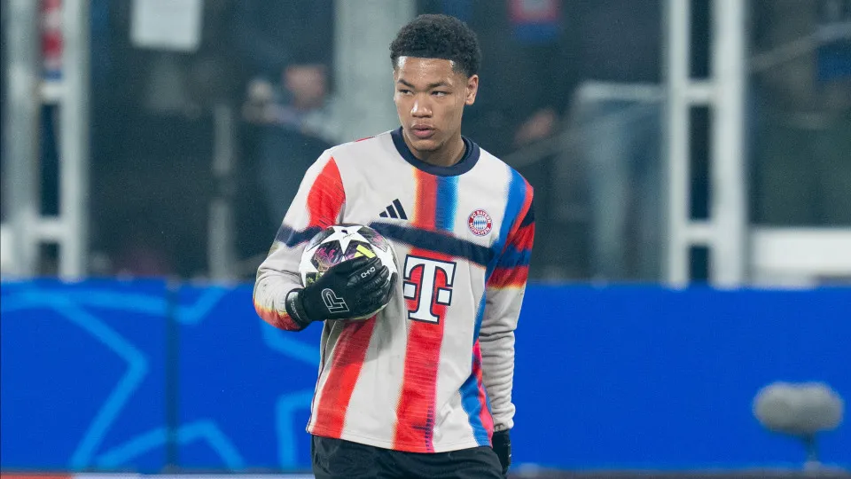 Surreal. Bayern obrigado a tomar medida drástica na baliza por... lesões