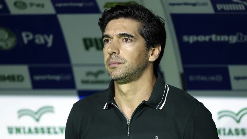 Abel Ferreira afunda Martín Anselmi e Palmeiras é líder provisório