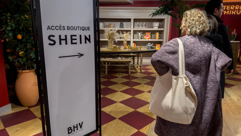 Justiça francesa autoriza Shein a continuar a vender no país