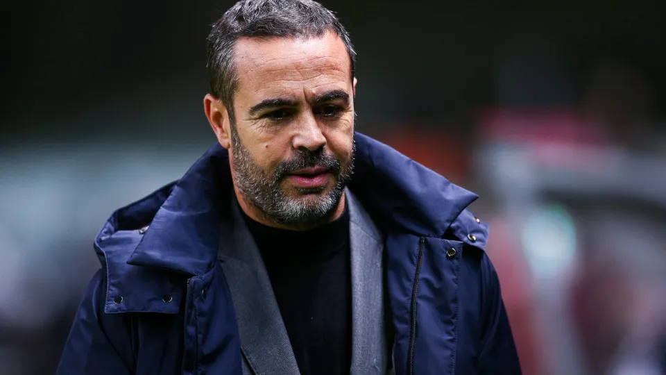 Artur Jorge faz acordo para deixar o Qatar e assinar com Cruzeiro