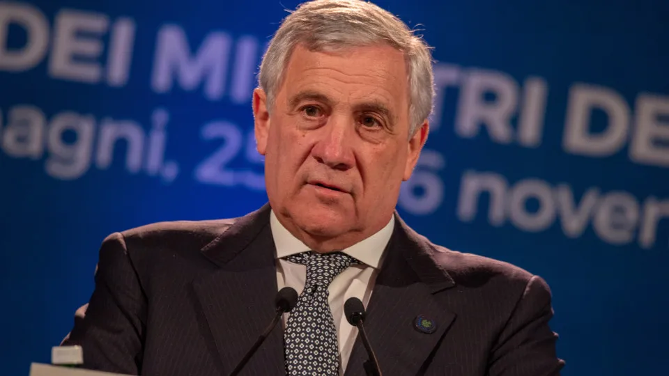 Declaração de Londres sobre Ormuz é "documento político, não militar"