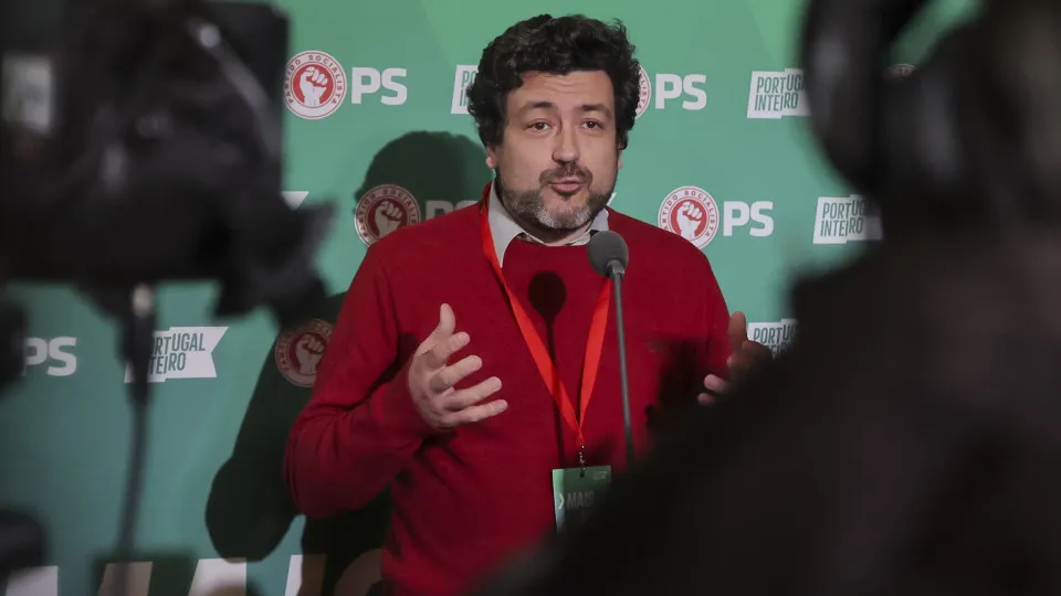 PS acusa Abreu Amorim de "queimar as pontes todas" na solução para o TC