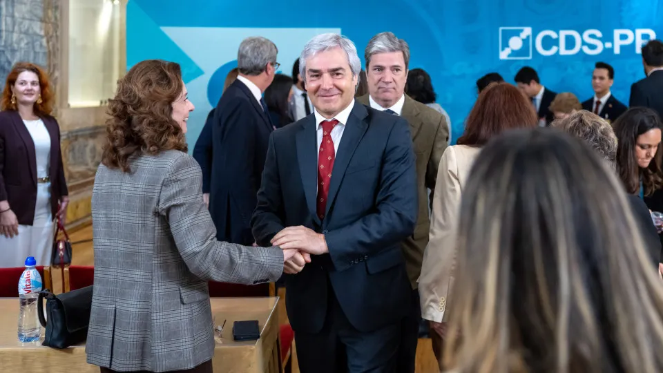 "Democracia não pode ficar sequestrada porque PS não aceita resultados"