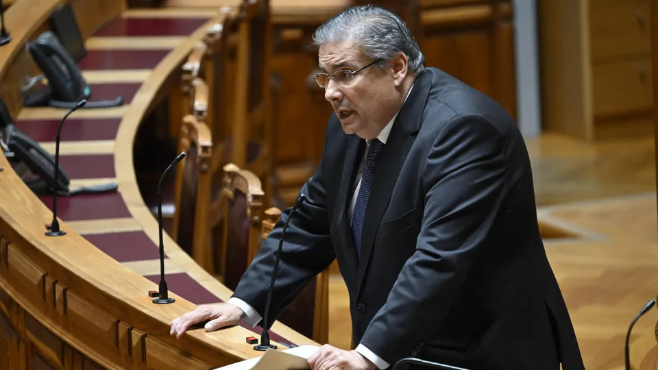 Médio Oriente? Governo recusa "soluções fáceis geradas no alarmismo"