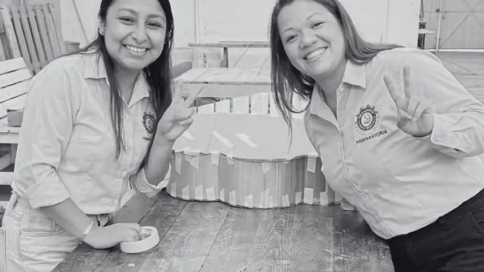 Aluno de 15 anos mata duas professoras a tiros em escola no México