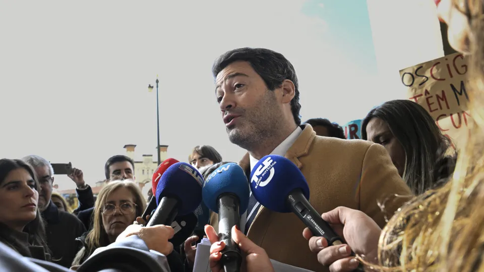 Ventura acusa líder do PS de ter ido à Venezuela "prestar vassalagem"