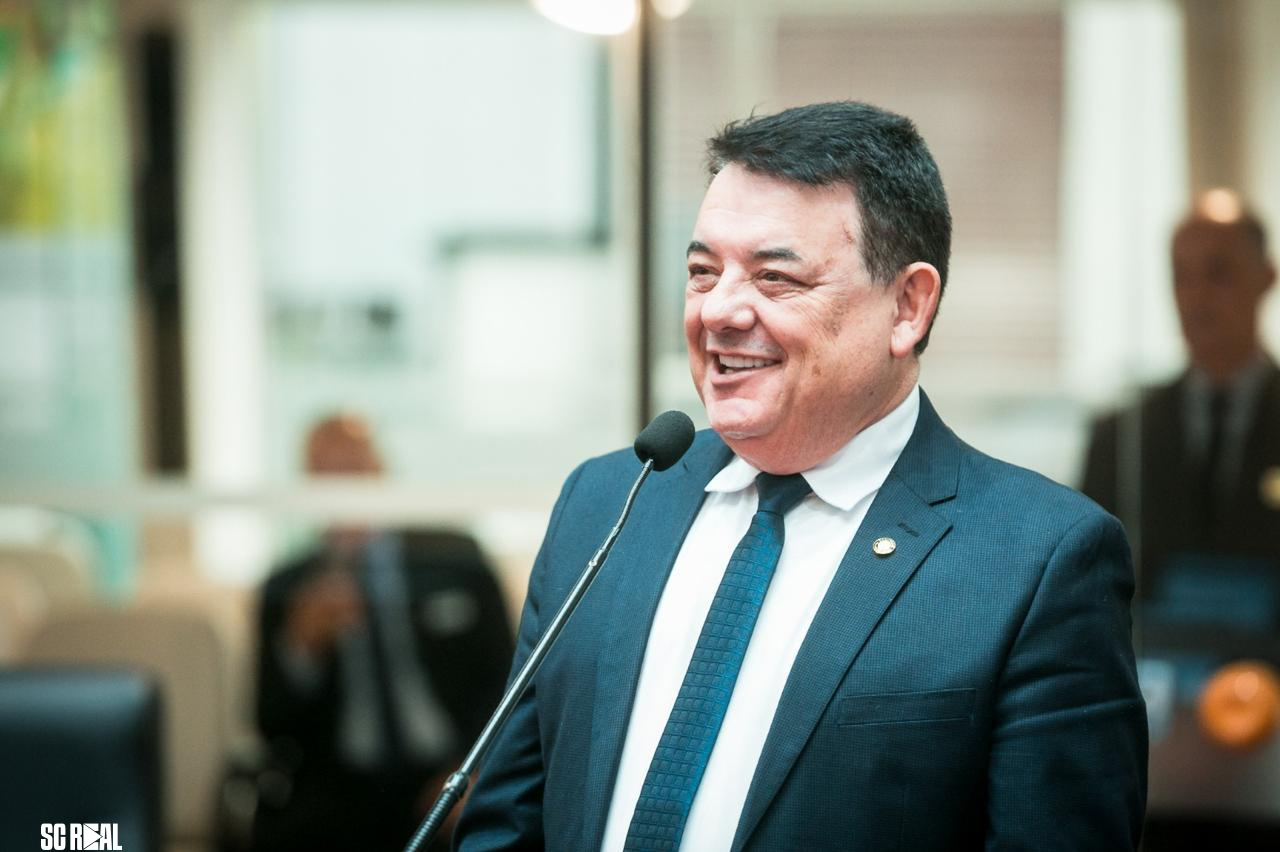 Maurício Peixer: trabalho, fé e resultados a serviço de Santa Catarina 