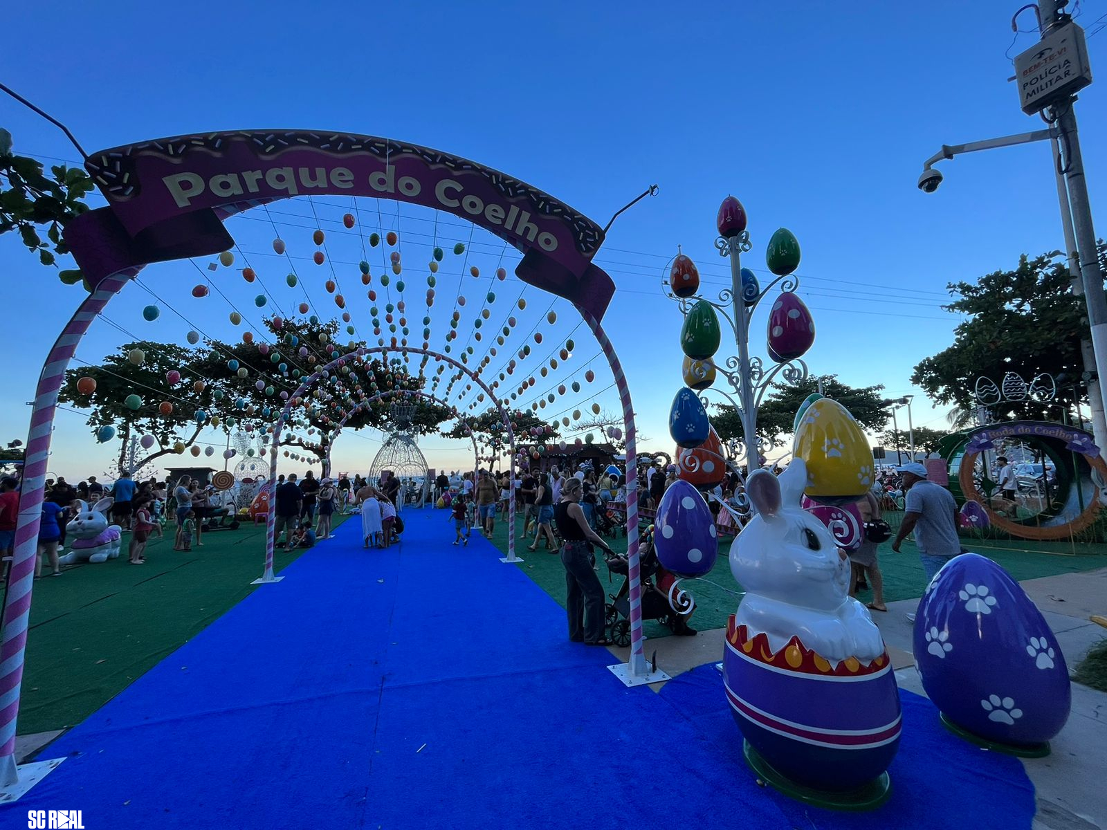 Atrações do Viva Páscoa BC movimentaram a Praça Almirante Tamandaré no fim de semana