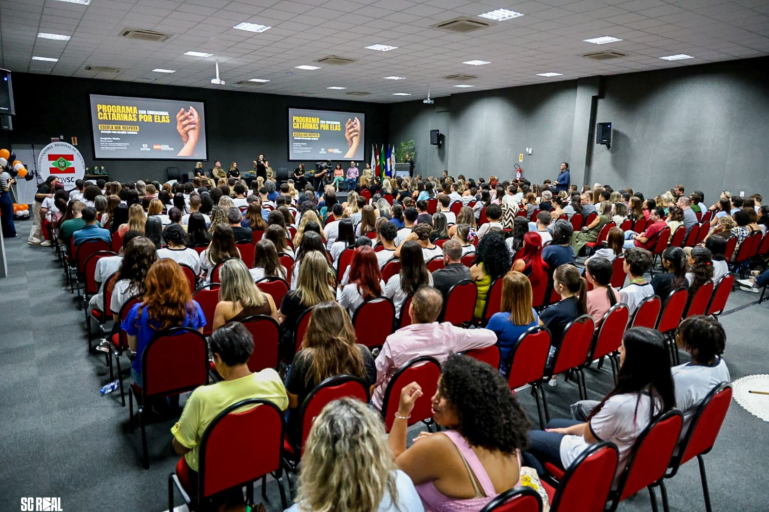 Vice-governadora convida alunos e professores de Joinville a participar do eixo educacional do programa “Catarinas por Elas” 