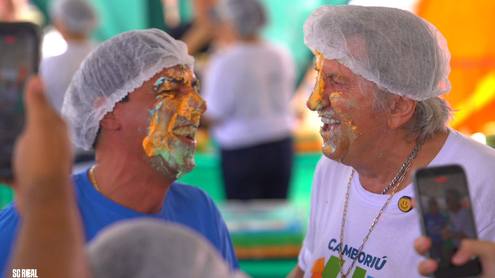 Camboriú celebra 142 anos com tradicional corte de bolo