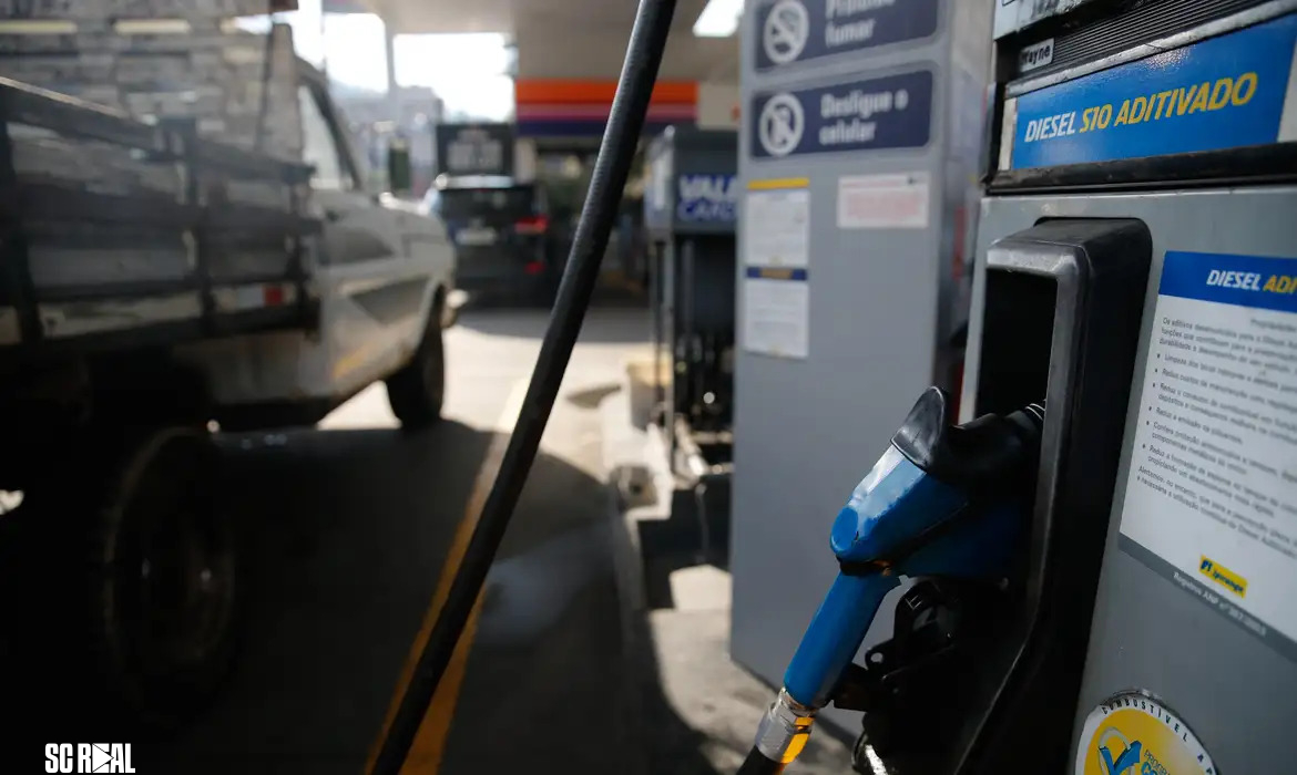 Pacote para conter alta dos combustíveis inclui subsídios e isenções
