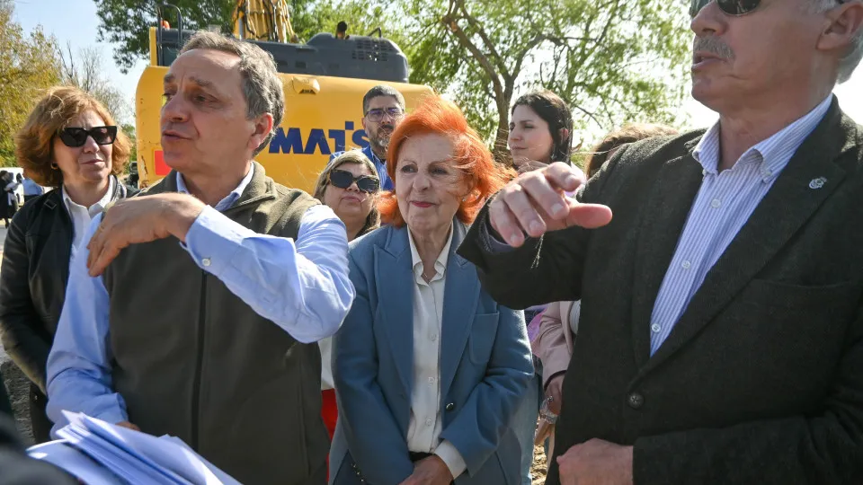 Ministra assina contratos-programa para obras em rios e diques do Tejo