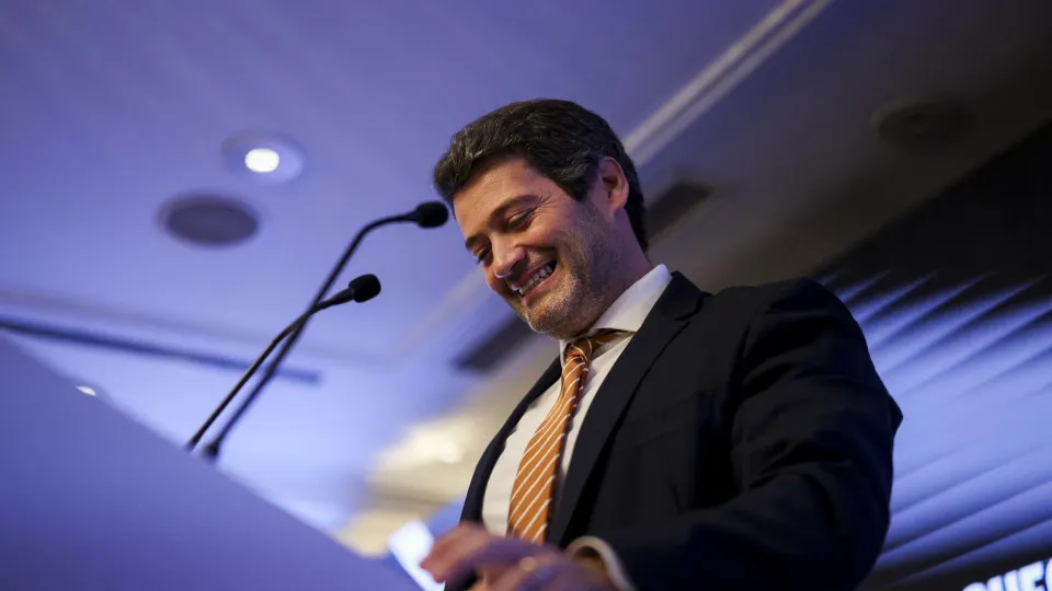 Ventura vai debater com Pacheco Pereira com base em "factos e documentos"