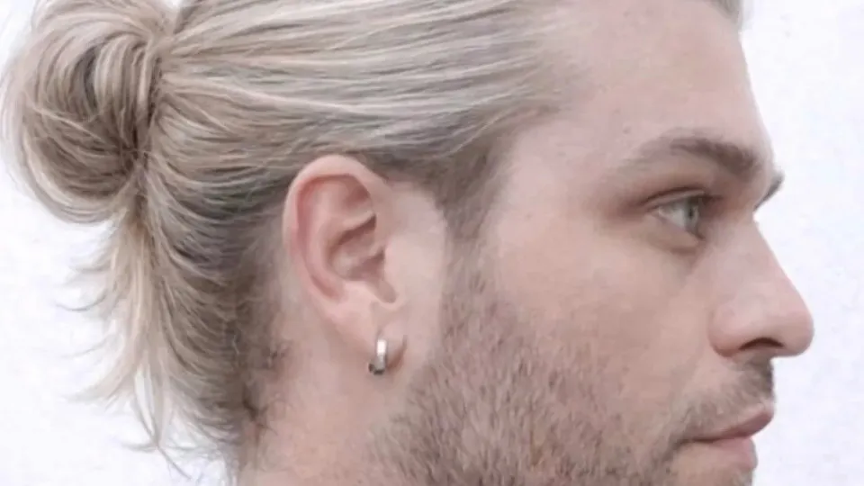 Tiago Ginga tem look irreconhecível e volta a aparecer com Bernardina