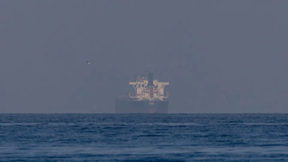 EUA terá "exigências excessivas" sobre estreito de Ormuz