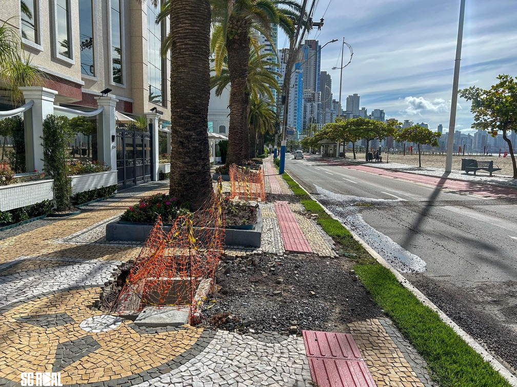 Obras da nova orla seguem com ligação da infraestrutura de energia e lógica aos postes da Avenida Atlântica