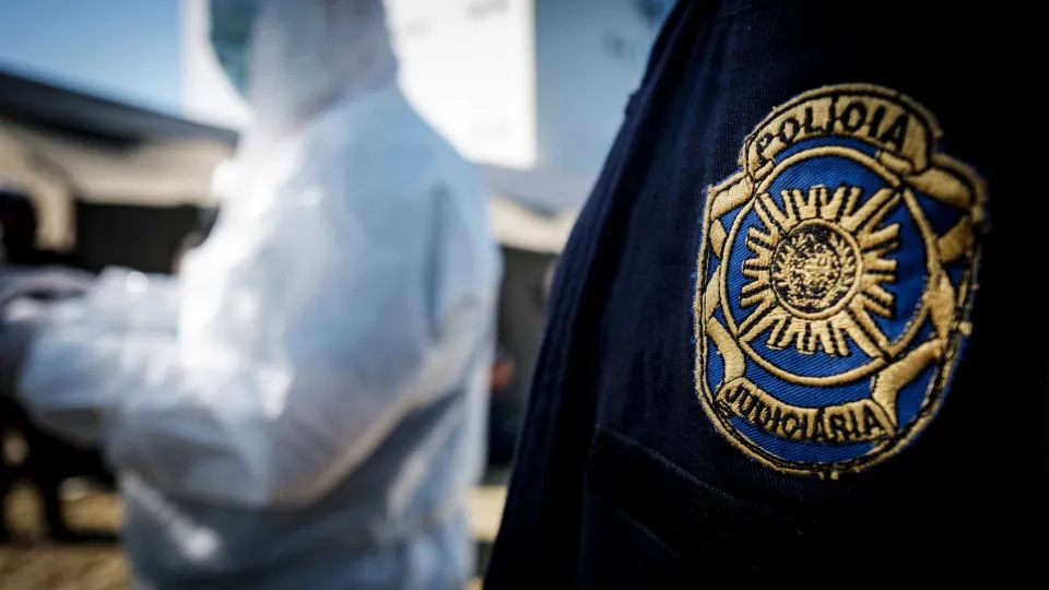 Esfaqueia vítima, foge para França e é detido. Agora, foi extraditado