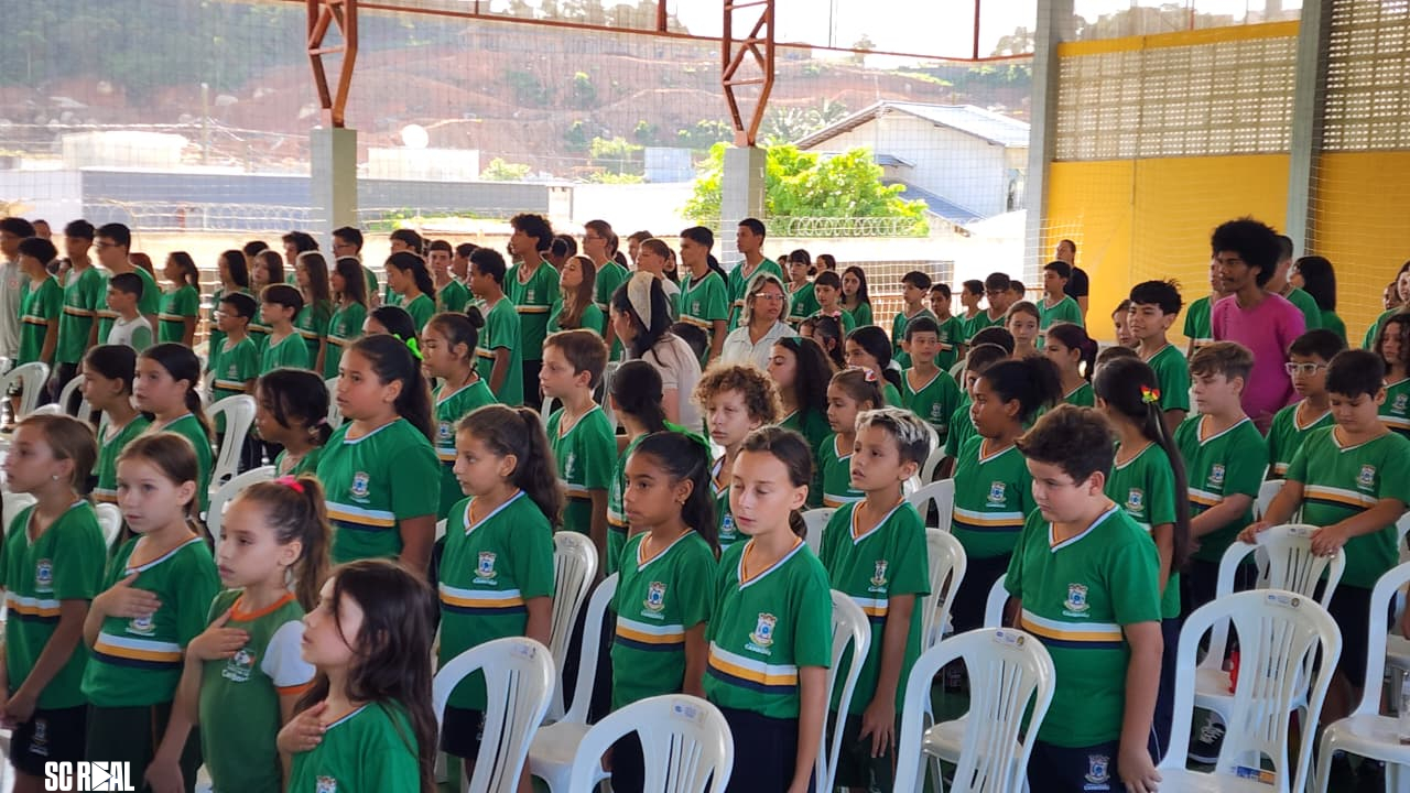 Camboriú realiza ações de conscientização contra a dengue com entrega de cartilhas educativas