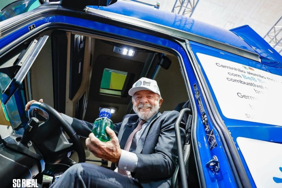 “O Brasil cansou de ser tratado como invisível”, diz Lula ao apresentar país como potência da transição energética na maior feira industrial do mundo