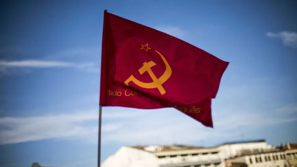 PCP exige novas políticas e mais médicos no SNS durante tribuna pública