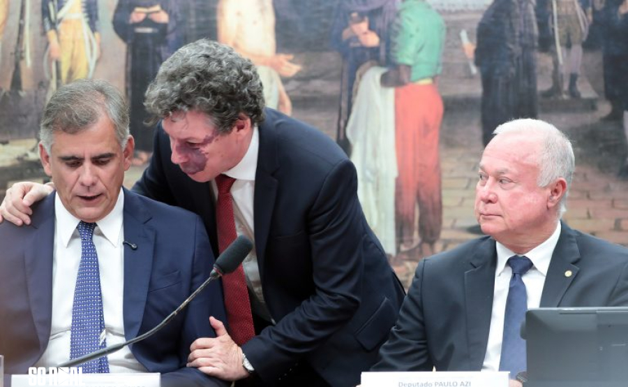 Comissão aprova admissibilidade de propostas que acabam com a escala 6x1 