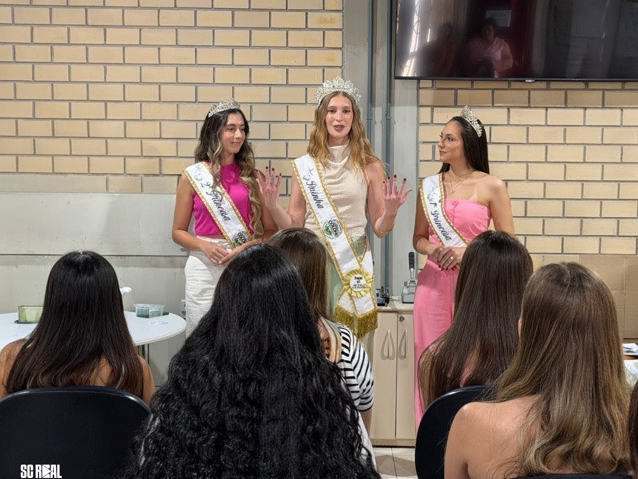Agricultura realiza primeiro encontro com candidatas à realeza da Festa Nacional do Colono de Itajaí 