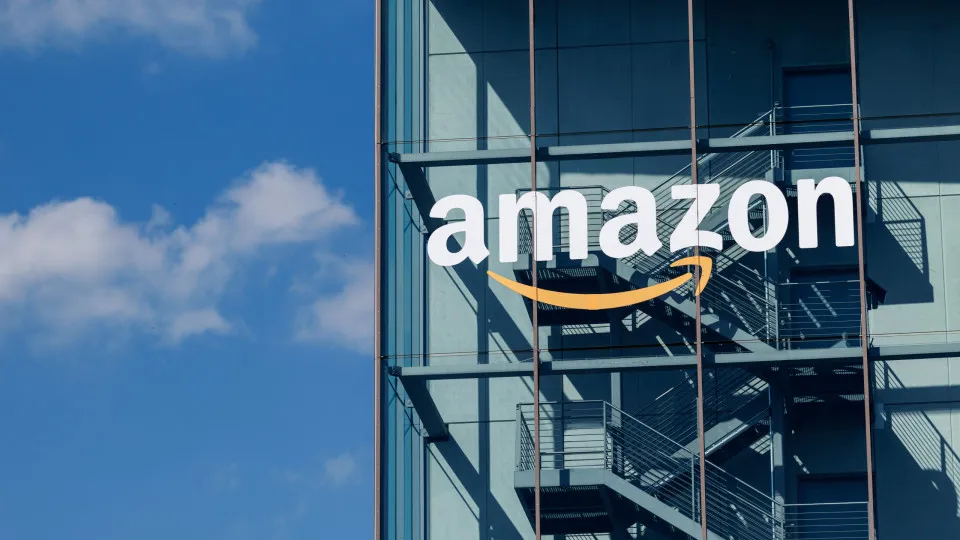 Amazon sobe lucros e vendas líquidas pela procura de computação em nuvem