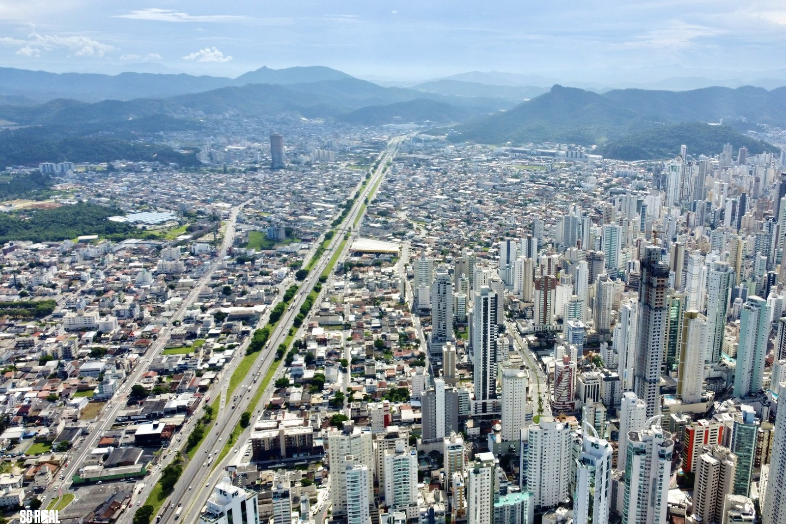 Projeto do Microzoneamento e 30 emendas são aprovados pela Câmara de Vereadores de Balneário Camboriú   