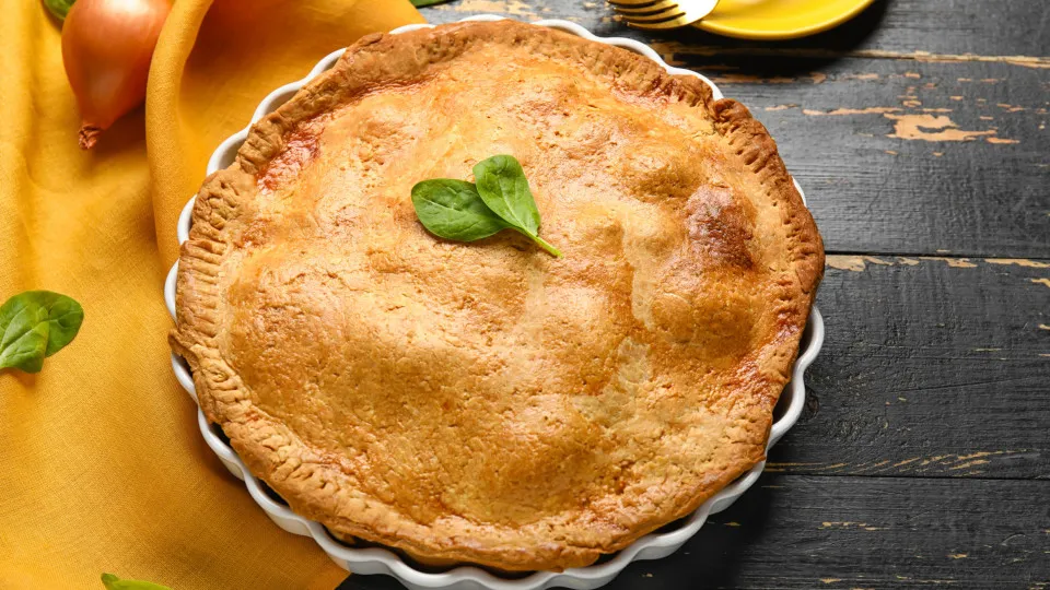 Ninguém vai conseguir resistir a esta deliciosa de empada de frango
