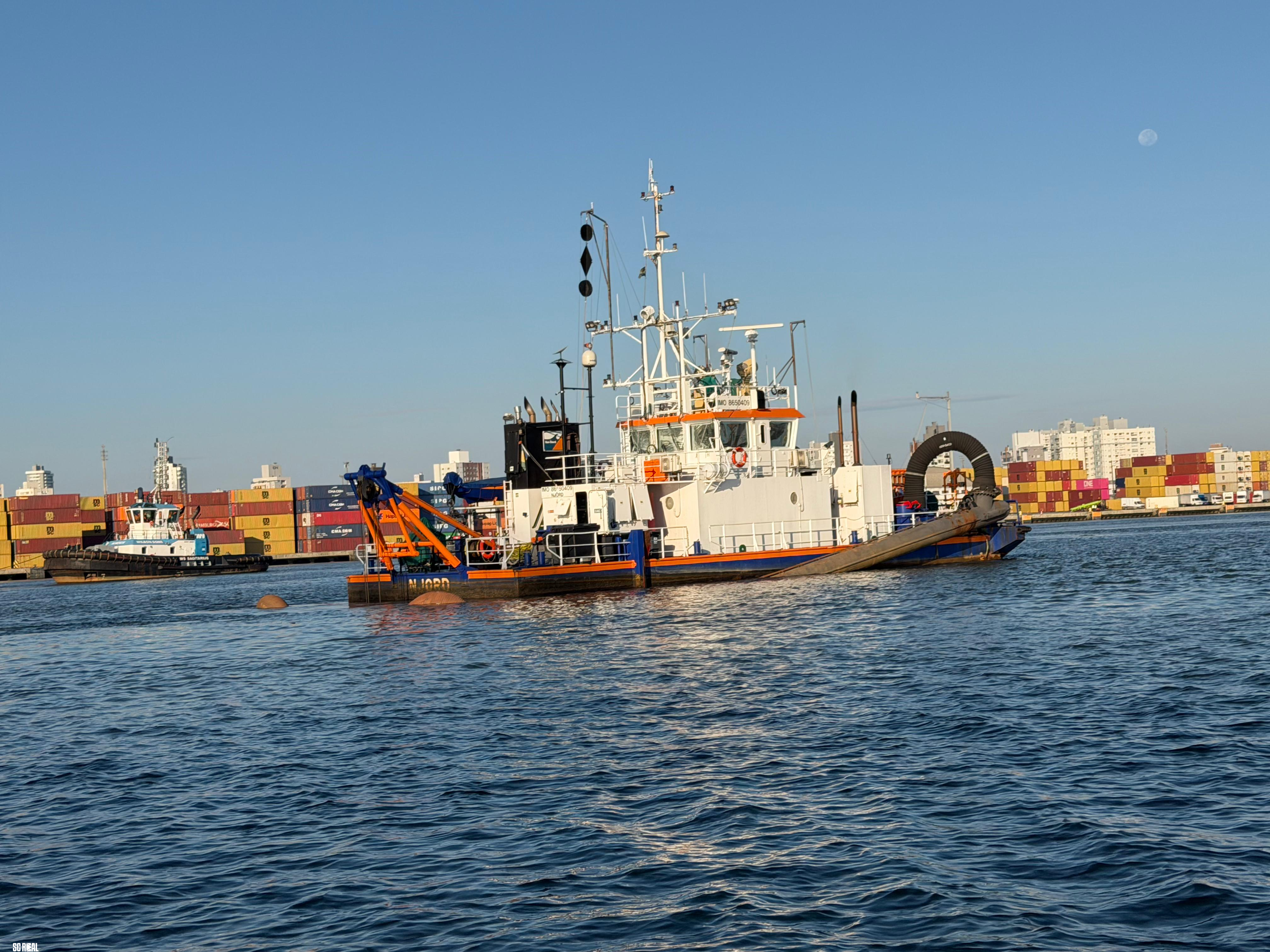 Porto de Itajaí reforça que canal segue praticável, seguro e sem impacto na movimentação de cargas 