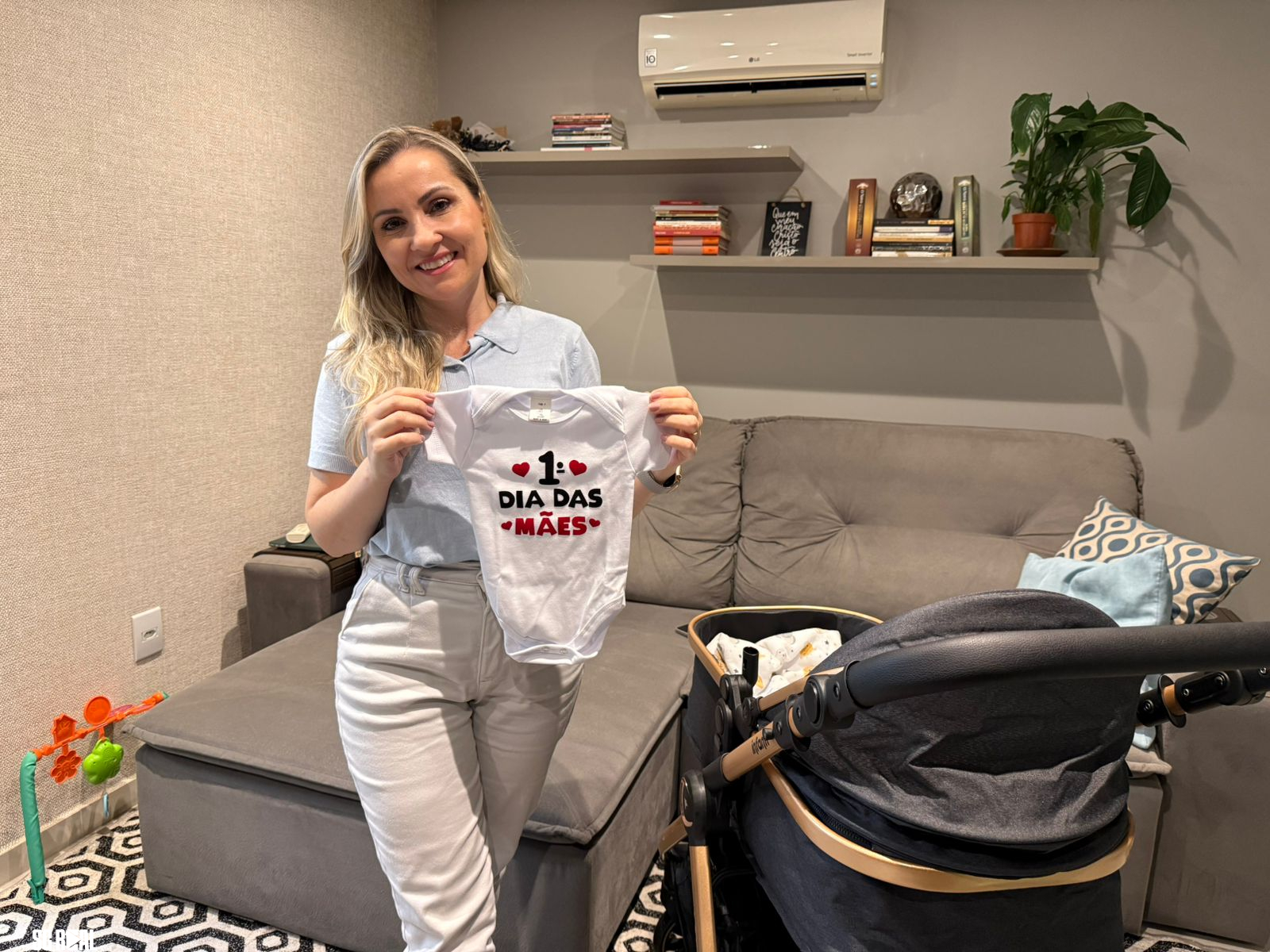 Dia das Mães: adoção realiza sonho da maternidade para servidora de Balneário Camboriú