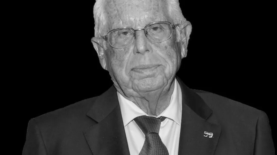 Legado de Carlos Brito divide Esquerda. "Era uma voz muito ouvida"