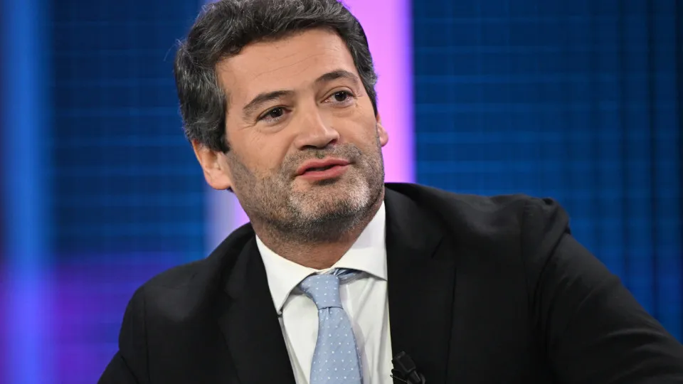Ventura quer "dois benefícios" para deixar passar reforma laboral na AR