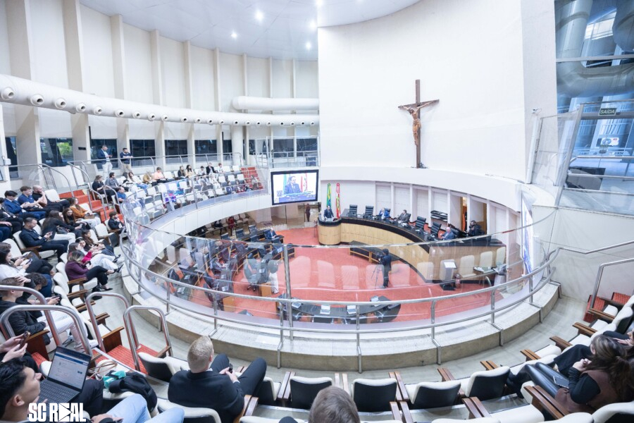 Deputados de SC debatem proibição da exportação de carnes brasileiras pela União Europeia
