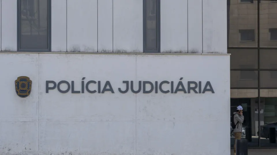 Portugal extradita homem para a Índia após garantia de revisão de pena