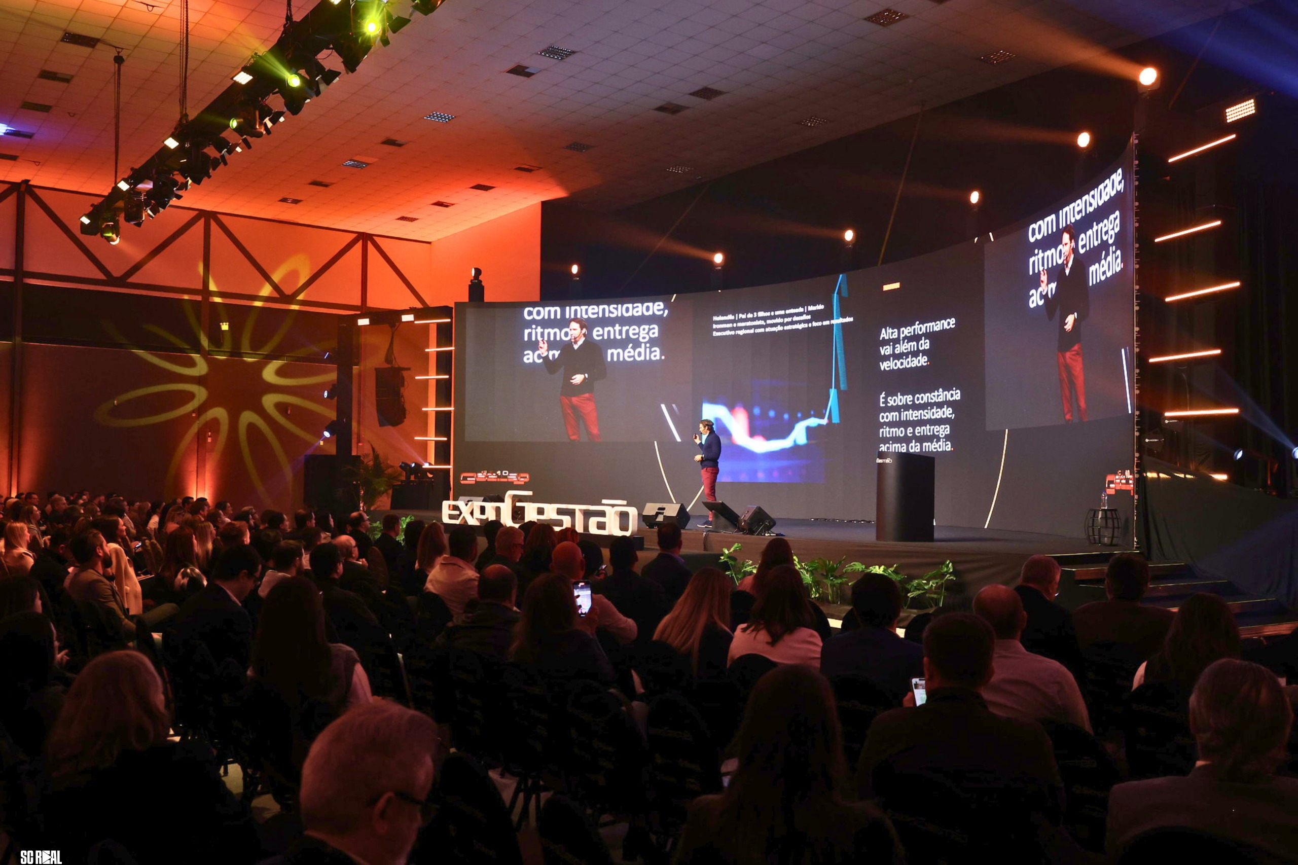 Painel da ArcelorMittal na ExpoGestão destaca o motorsport como uma plataforma estratégica para geração de valor de marca e conexão com o negócio