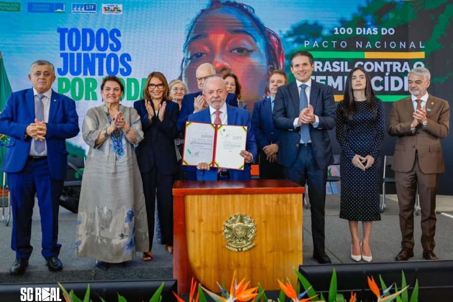 Presidente Lula assina pacote de medidas para ampliar proteção às mulheres e reforçar segurança digital no Brasil