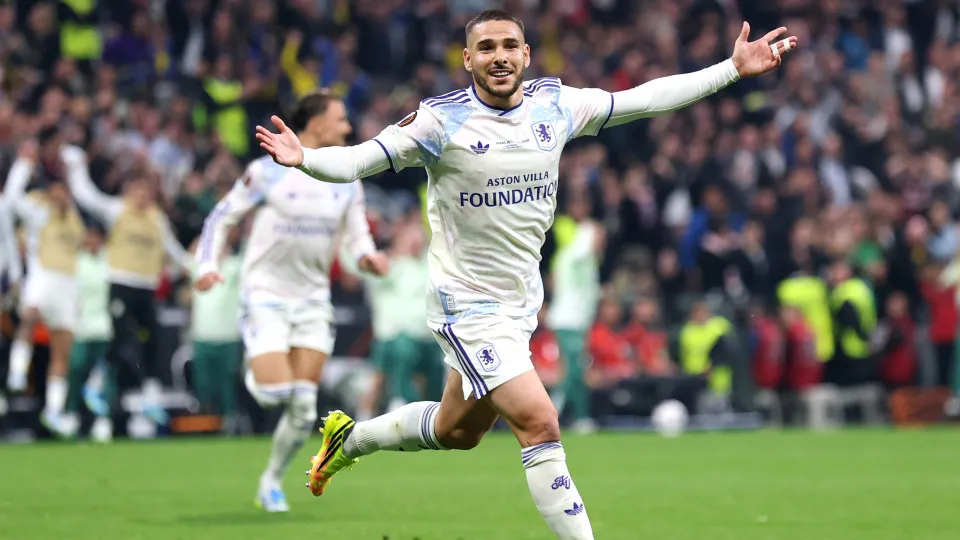 Aston Villa bate carrasco do Braga, vence Liga Europa e ajuda... Sporting
