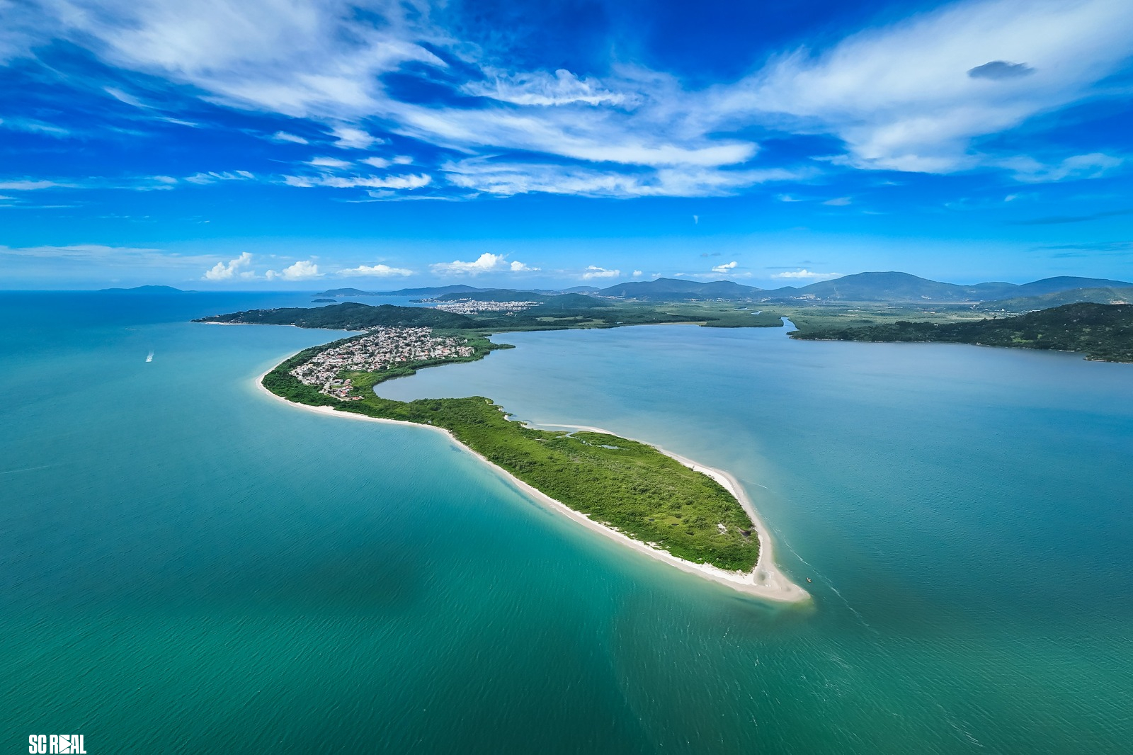 Florianópolis projeta ampliar número de praias com selo Bandeira Azul em compromisso com turismo sustentável