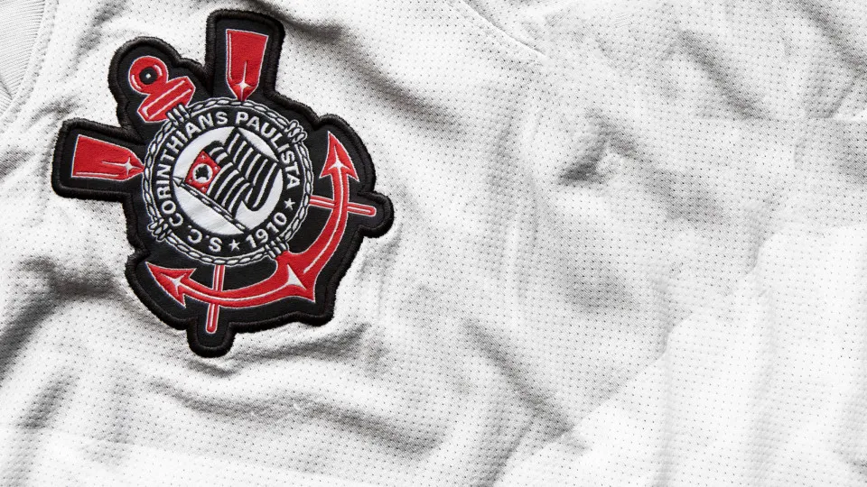 Corinthians cumpre plano na Libertadores, mas liga alerta no Brasileiro