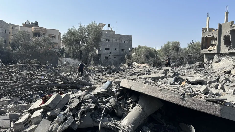 Atirador israelita mata palestiniano no campo de refugiados de Gaza