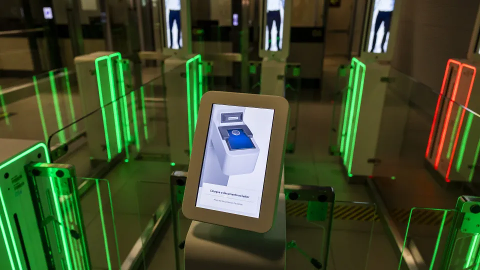 Aeroporto de Lisboa: Especialistas revelam as principais causas das filas